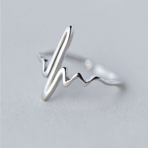 Silver adjustable heartbeat ring - Picture 2 of 4